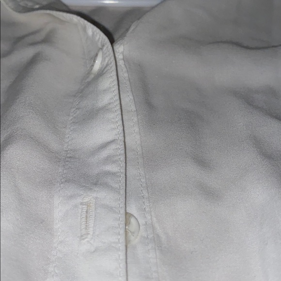 A while woman’s button done shirt - Picture 5 of 5